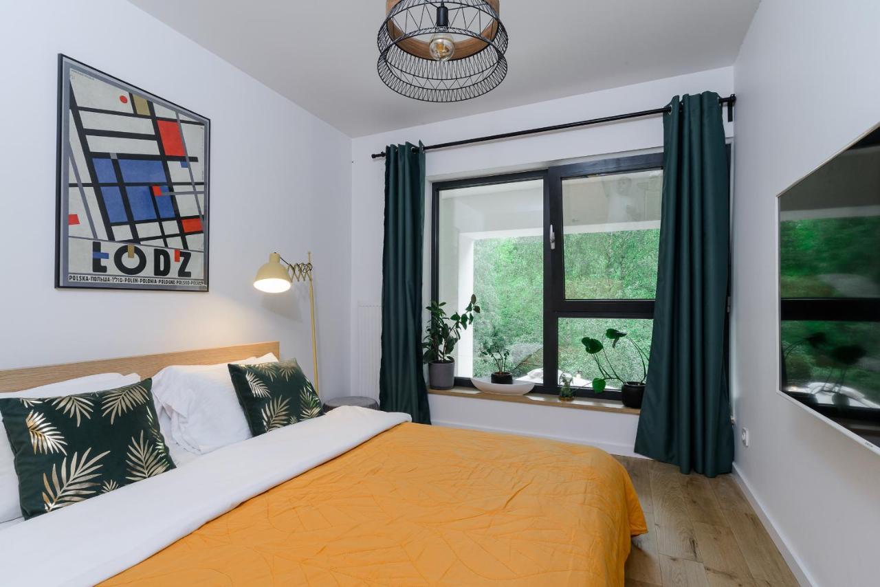Lumina Apartment With Balcony Overlooking The Park Lodž Exteriér fotografie